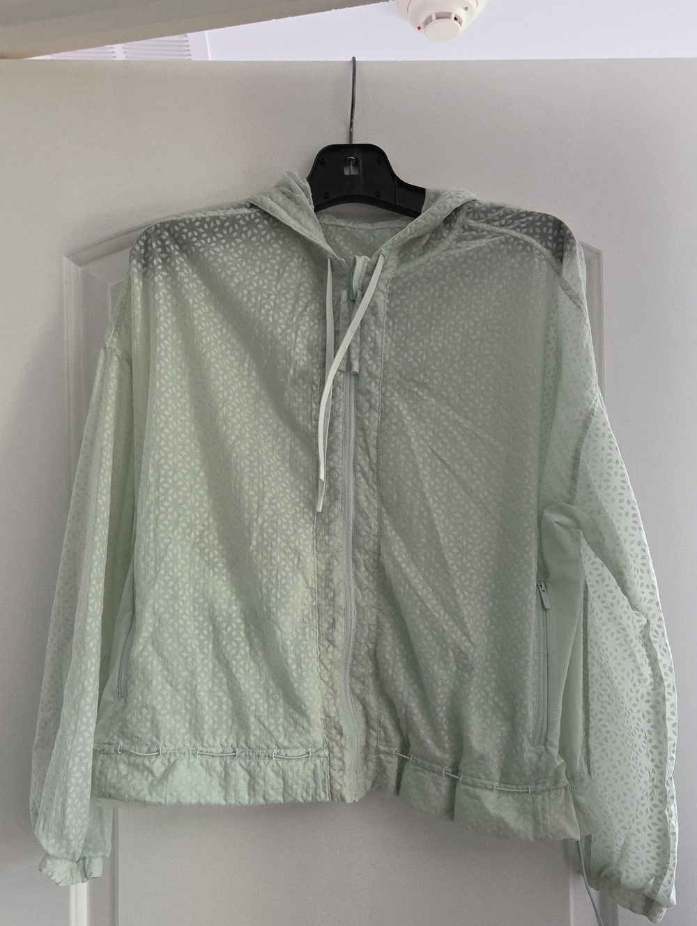 Lululemon Light Mint Ruffle Hooded Sheer Windbreaker Jacket Size 6